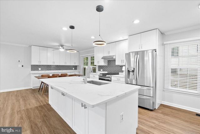 9303 MACSWAIN PL, Springfield, VA 22153