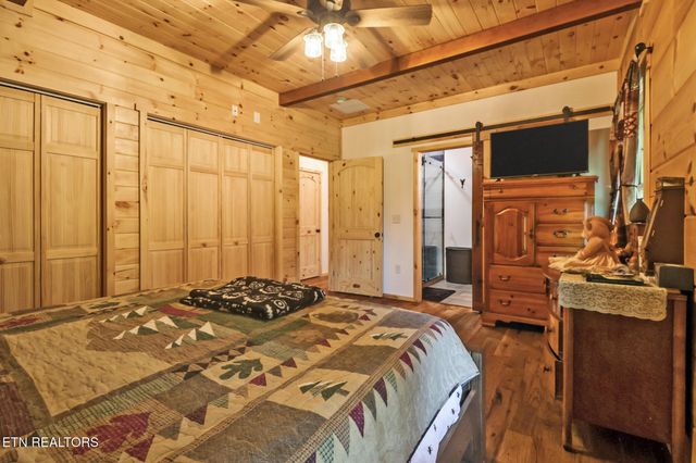 299 Anderson Tinch Ave, Jamestown, TN 38556