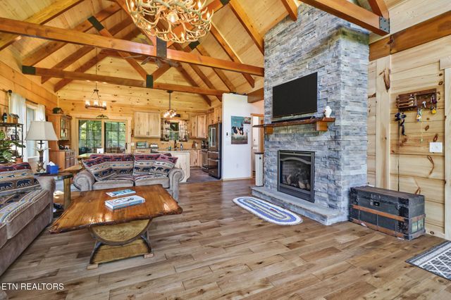 299 Anderson Tinch Ave, Jamestown, TN 38556