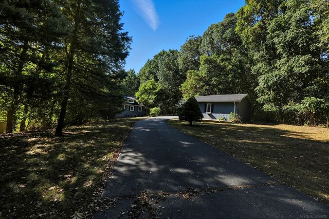 4936 Neosho Drive, Clarkston, MI 48348