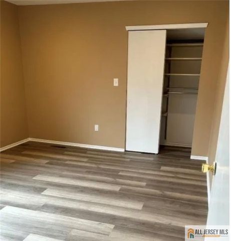 21 Woodhill Street 140, Somerset, NJ 08873