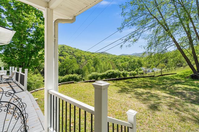 19 Bynum Penland Road, Hayesville, NC 28904