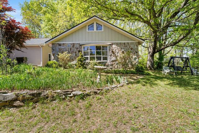 19 Bynum Penland Road, Hayesville, NC 28904