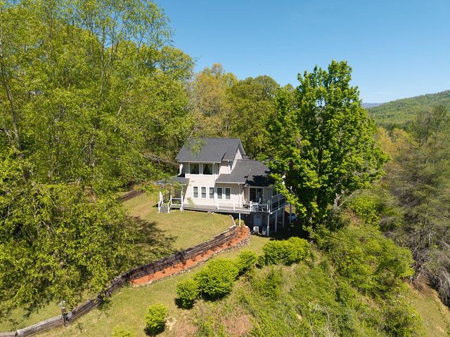 19 Bynum Penland Road, Hayesville, NC 28904