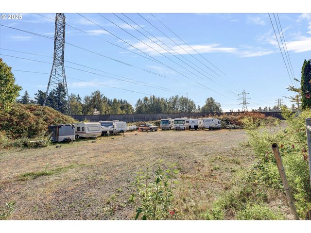 21100 Ne SANDY Blvd 39, Fairview, OR 97024