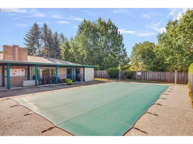 21100 Ne SANDY Blvd 39, Fairview, OR 97024