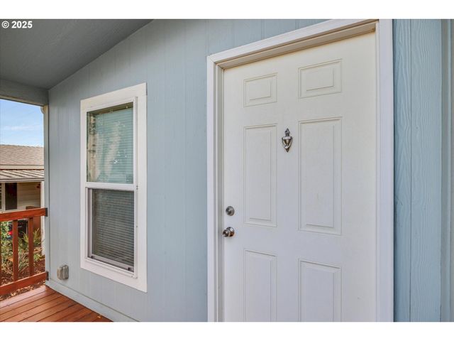 21100 Ne SANDY Blvd 39, Fairview, OR 97024