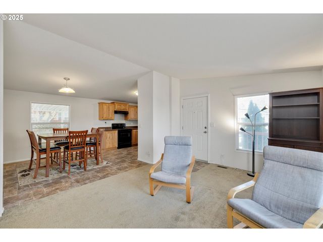 21100 Ne SANDY Blvd 39, Fairview, OR 97024