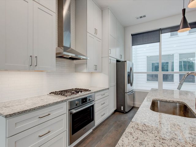 5927 Lindell Avenue 105, Dallas, TX 75206