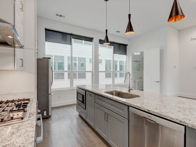 5927 Lindell Avenue 105, Dallas, TX 75206