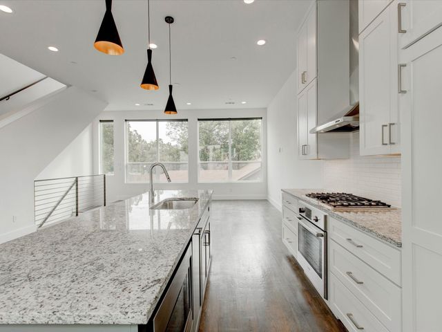 5927 Lindell Avenue 105, Dallas, TX 75206