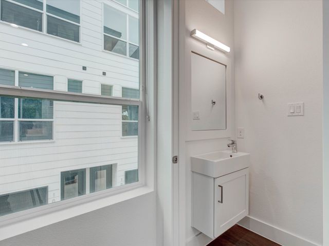 5927 Lindell Avenue 105, Dallas, TX 75206