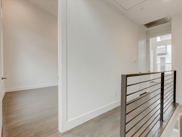 5927 Lindell Avenue 105, Dallas, TX 75206