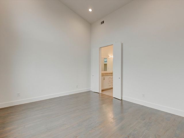 5927 Lindell Avenue 105, Dallas, TX 75206
