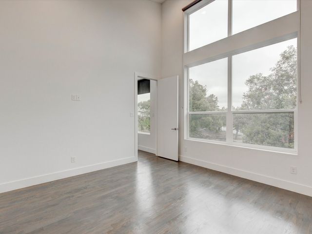 5927 Lindell Avenue 105, Dallas, TX 75206