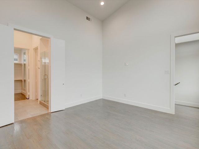 5927 Lindell Avenue 105, Dallas, TX 75206