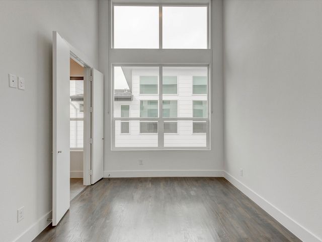 5927 Lindell Avenue 105, Dallas, TX 75206