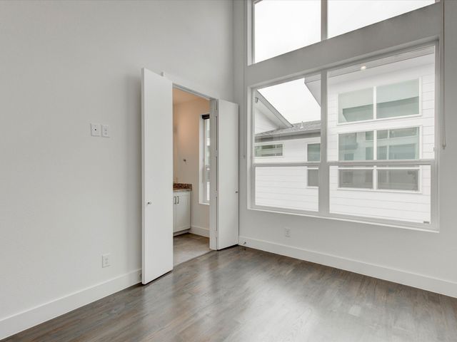 5927 Lindell Avenue 105, Dallas, TX 75206