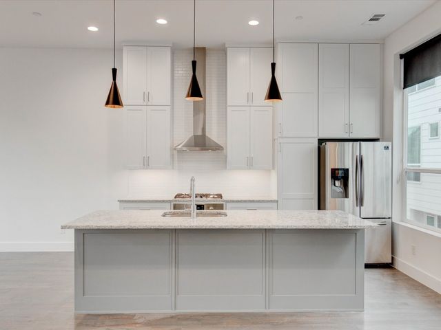 5927 Lindell Avenue 105, Dallas, TX 75206