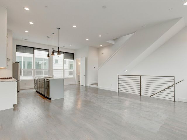 5927 Lindell Avenue 105, Dallas, TX 75206