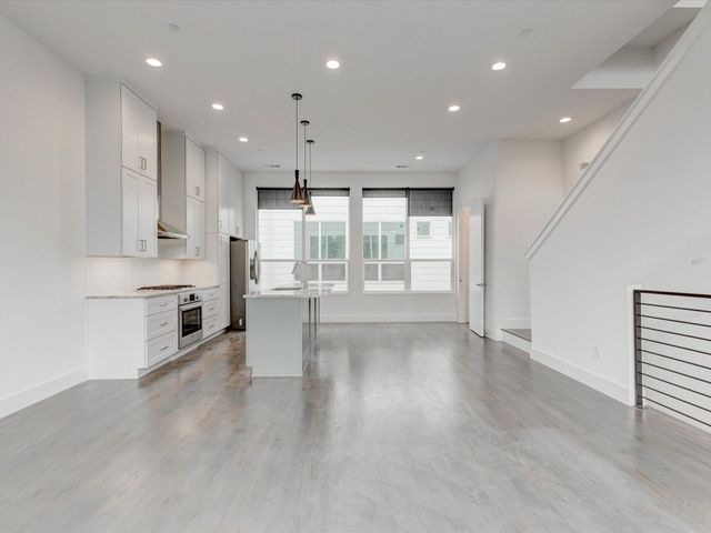 5927 Lindell Avenue 105, Dallas, TX 75206