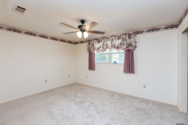 1160 Braeburn Dr, Baton Rouge, LA 70815
