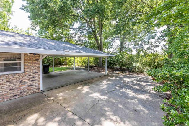 1160 Braeburn Dr, Baton Rouge, LA 70815