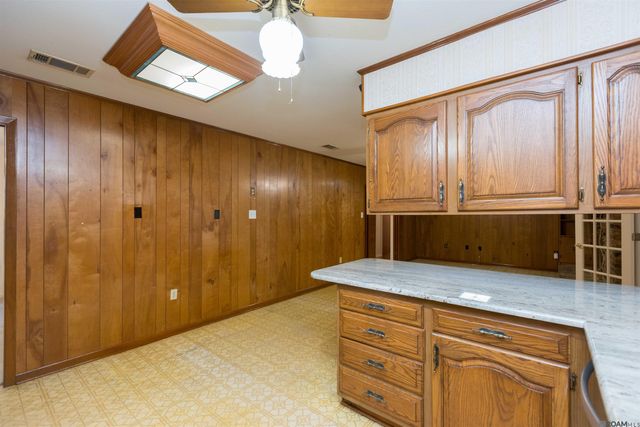 1160 Braeburn Dr, Baton Rouge, LA 70815