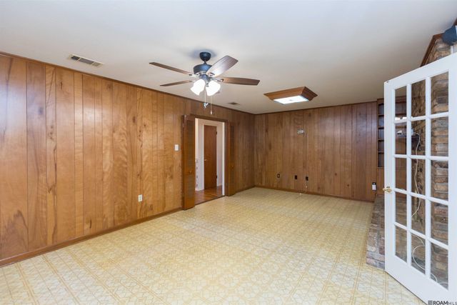 1160 Braeburn Dr, Baton Rouge, LA 70815