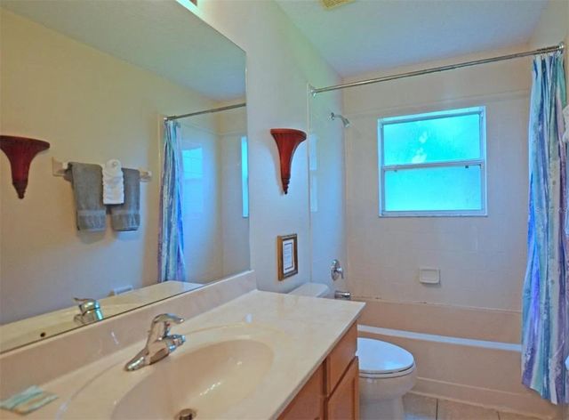 8646 LA ISLA DRIVE, Kissimmee, FL 34747