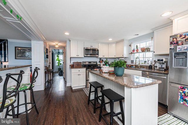 1720 FARMINGTON AVE, Pottstown, PA 19464