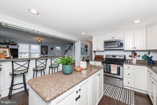 1720 FARMINGTON AVE, Pottstown, PA 19464