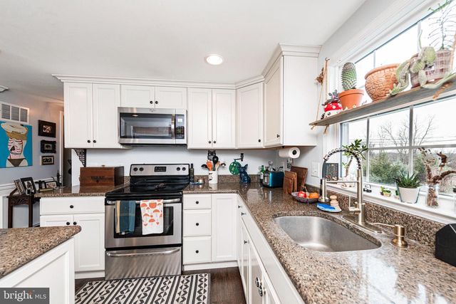 1720 FARMINGTON AVE, Pottstown, PA 19464