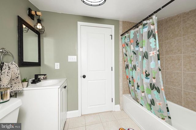 1720 FARMINGTON AVE, Pottstown, PA 19464