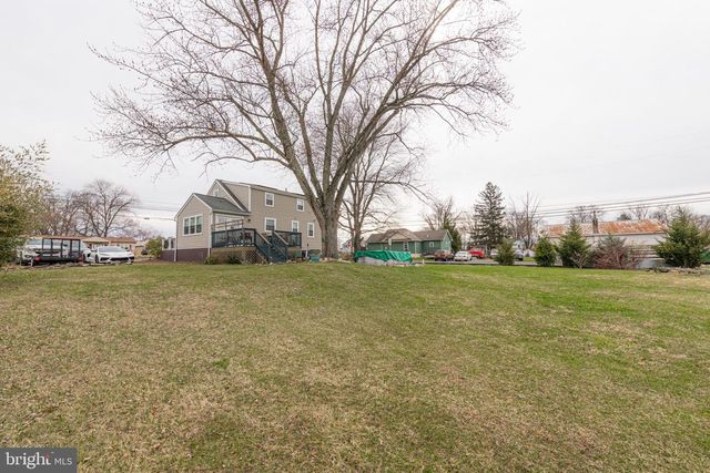 1720 FARMINGTON AVE, Pottstown, PA 19464