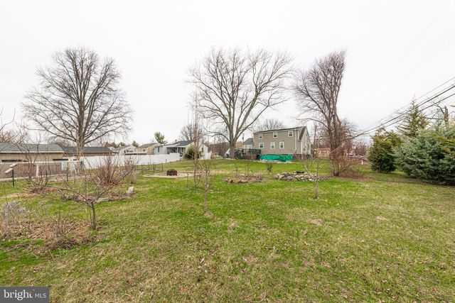 1720 FARMINGTON AVE, Pottstown, PA 19464