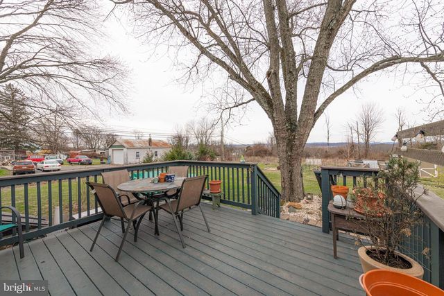 1720 FARMINGTON AVE, Pottstown, PA 19464