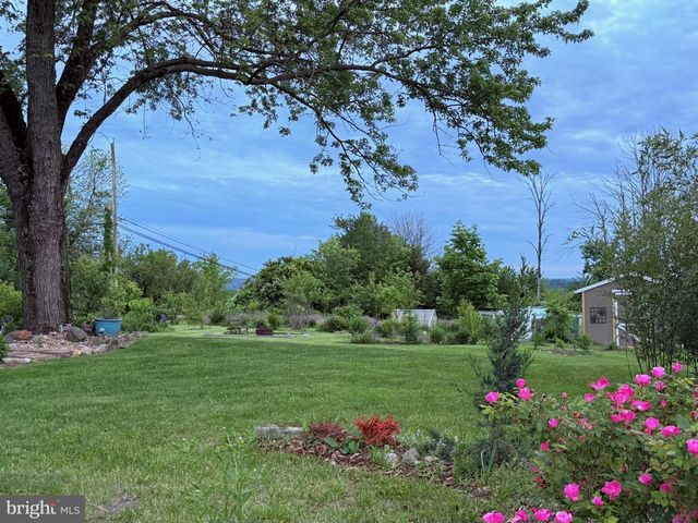 1720 FARMINGTON AVE, Pottstown, PA 19464