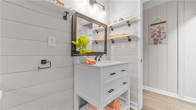 1147 Martin Dr, Cleveland, GA 30528