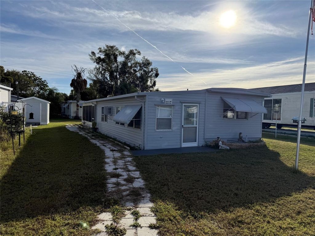 Image 3 of property listing at 6240 CONNECTICUT STREET, Zephyrhills, FL 33542