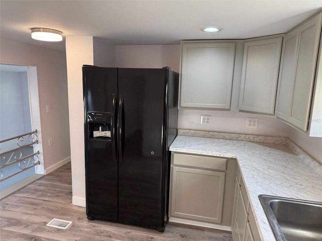 Image 5 of property listing at 6240 CONNECTICUT STREET, Zephyrhills, FL 33542