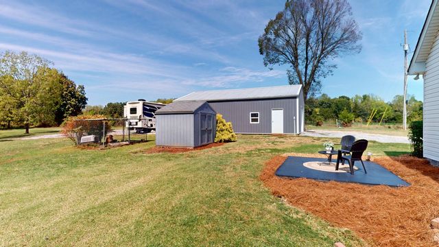 305 Maxwell Branch Rd, Cottontown, TN 37048
