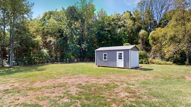 305 Maxwell Branch Rd, Cottontown, TN 37048