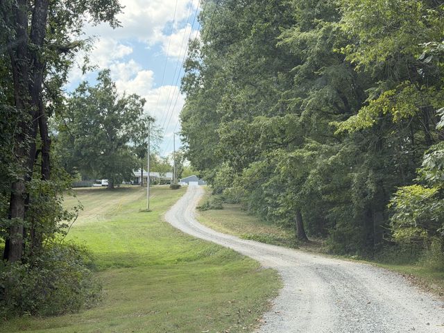 305 Maxwell Branch Rd, Cottontown, TN 37048