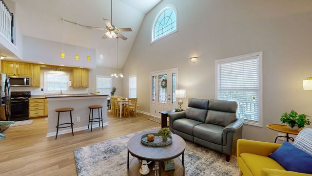 305 Maxwell Branch Rd, Cottontown, TN 37048