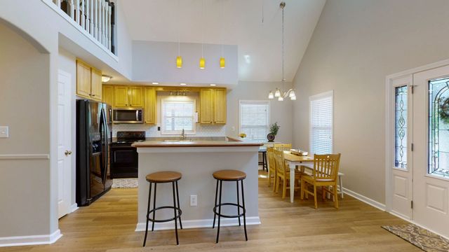 305 Maxwell Branch Rd, Cottontown, TN 37048