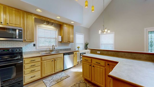 305 Maxwell Branch Rd, Cottontown, TN 37048