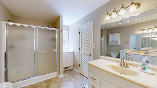 305 Maxwell Branch Rd, Cottontown, TN 37048