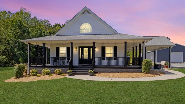305 Maxwell Branch Rd, Cottontown, TN 37048
