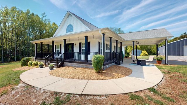 305 Maxwell Branch Rd, Cottontown, TN 37048